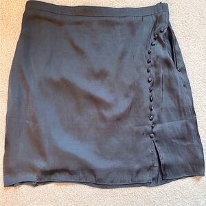 🖤 Silky Black Skirt